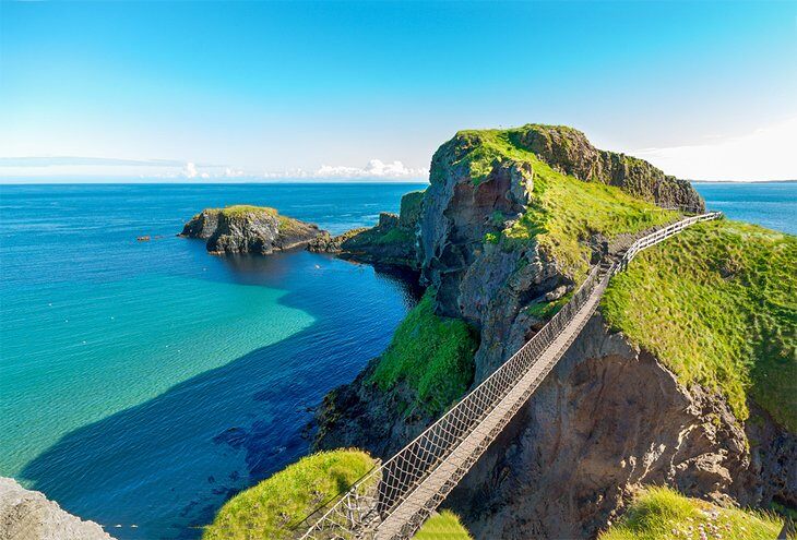 ireland-in-pictures-most-beautiful-places-to-visit-carrick-a-rede-rope-bridge